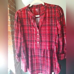 💥HP💥Gorgeous 3/4 button sleeved blouse..